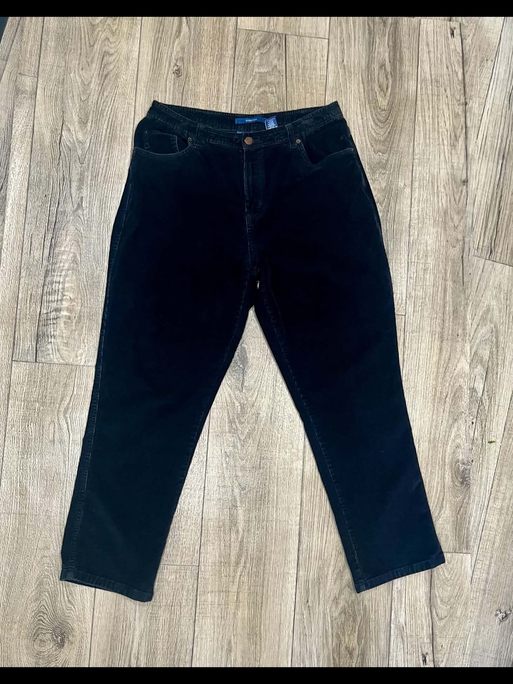 bill blass Black Cropped Straight-Leg Pants